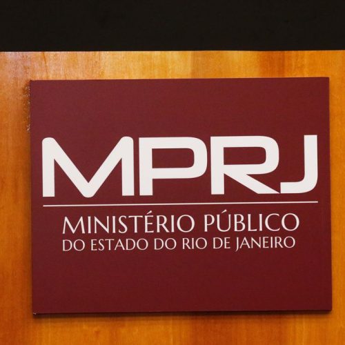Promotores de Justiça do Ministério Público do Estado do Rio de Janeiro (MPRJ) falam sobre investigações da operação policial no Jacarezinho que levaram à denúncia de policiais civis por homicídio doloso e fraude processual.